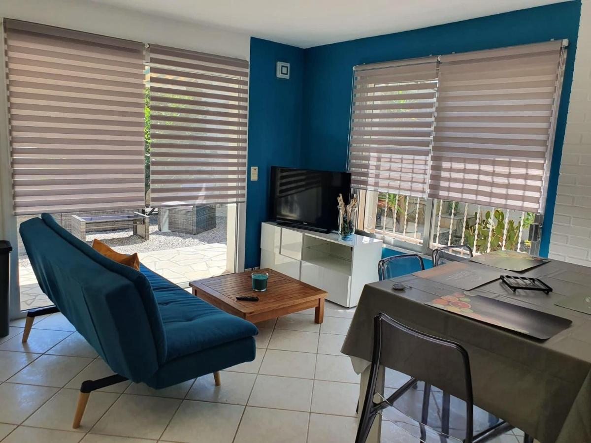 Charmant Logement Avec Piscine Saint-Feliu-d'Avall Екстер'єр фото